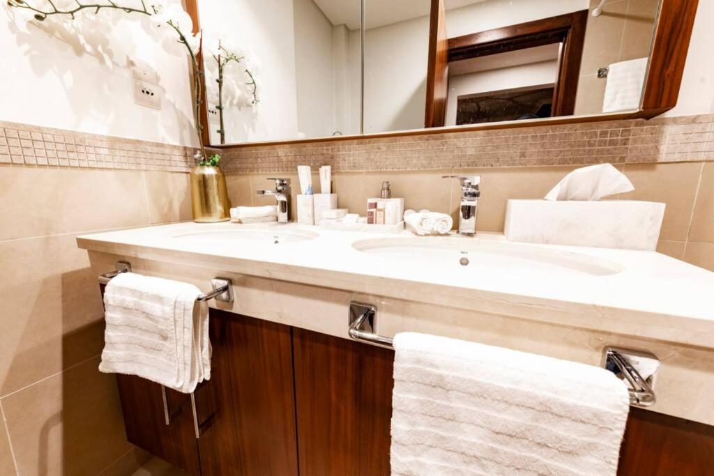 First Class 3Br With Full Burj Khalifa And Fountain View Dubai Esterno foto