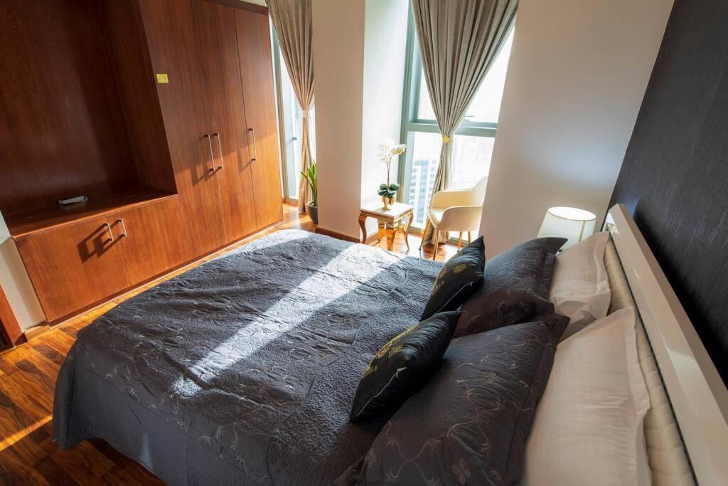 First Class 3Br With Full Burj Khalifa And Fountain View Dubai Esterno foto